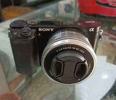 Sony a6000 Mirrorless DSLR camera with original charger  battery