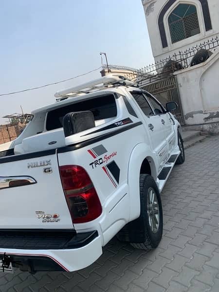 TOYOTA HILUX 2014 CLIMATE CONTROL FULL OPTION 2