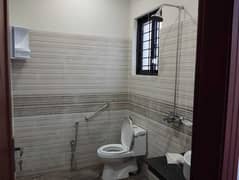 1 Kanal Upper portion is Available For Rent In Janiper Block Bahria Town Lahore 0