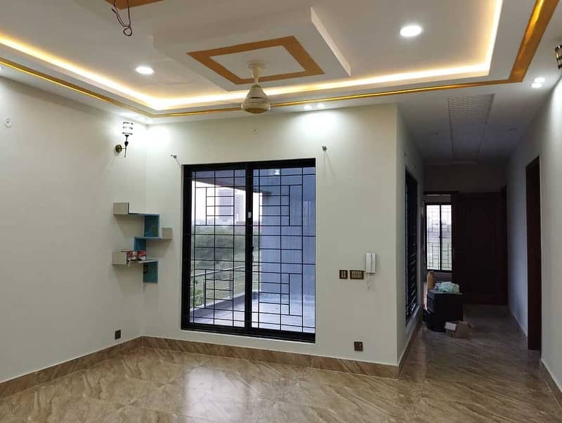 1 Kanal Upper portion is Available For Rent In Janiper Block Bahria Town Lahore 1