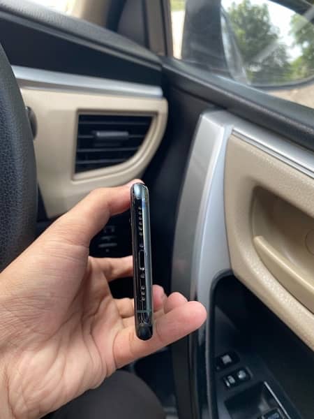 Iphone 11 pro back cracked,only phone. whatsapp number 0335-0588886 5