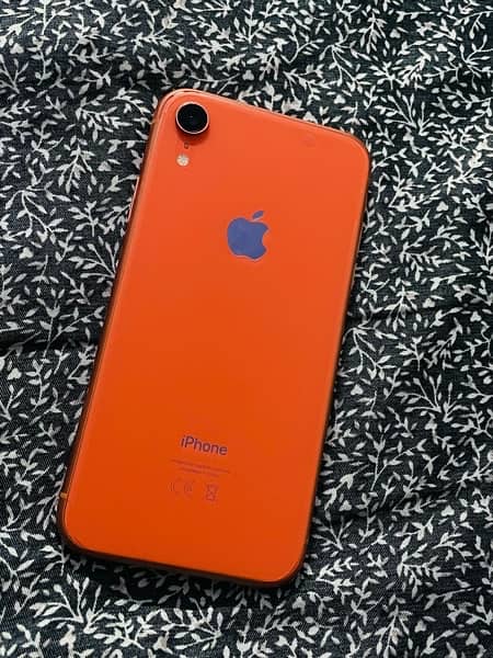 iphone xr  64 gb pta approved  FU  water pack 2