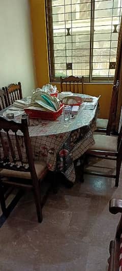 Dining table for sale with 6 chairs