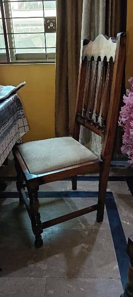 Dining table for sale with 6 chairs 3