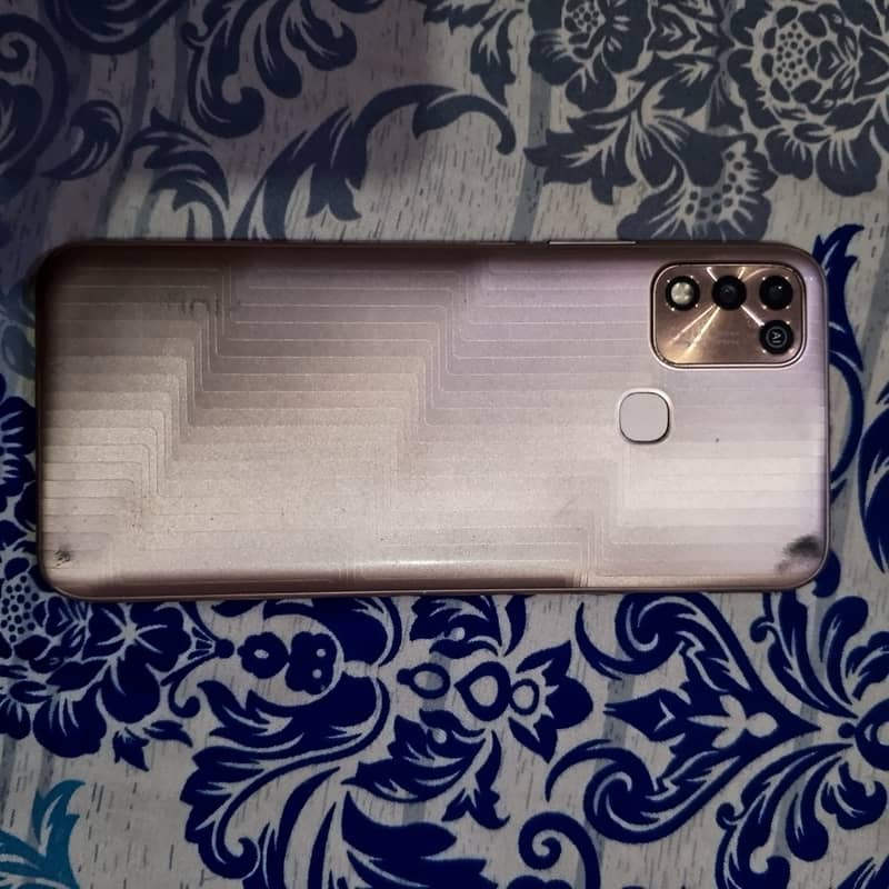 infinix hot 11 play 4/64 in good condition. 3