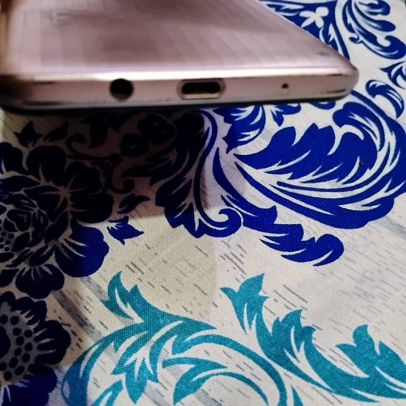 infinix hot 11 play 4/64 in good condition. 4