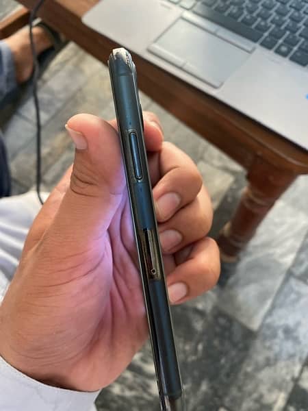 Iphone 11 Pro 64 GB PTA APPROVED 4