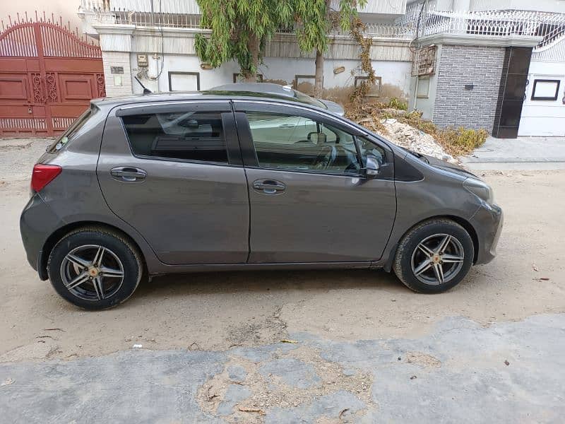 Toyota Vitz 2015 9