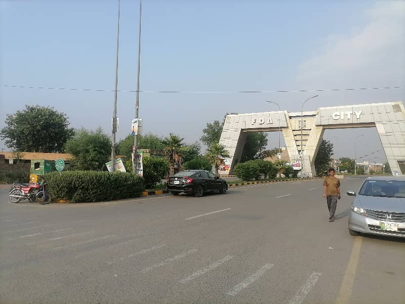 Corner sale A Residential Plot In Faisalabad Prime Location 5