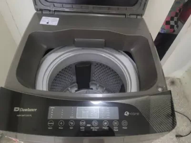 Full touch dawlance 11kg washing machine 8 yrs in warranty left 1