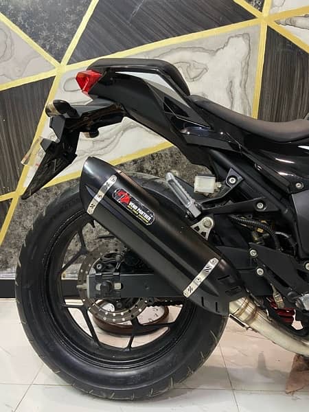 suzuki gsxr 300 4