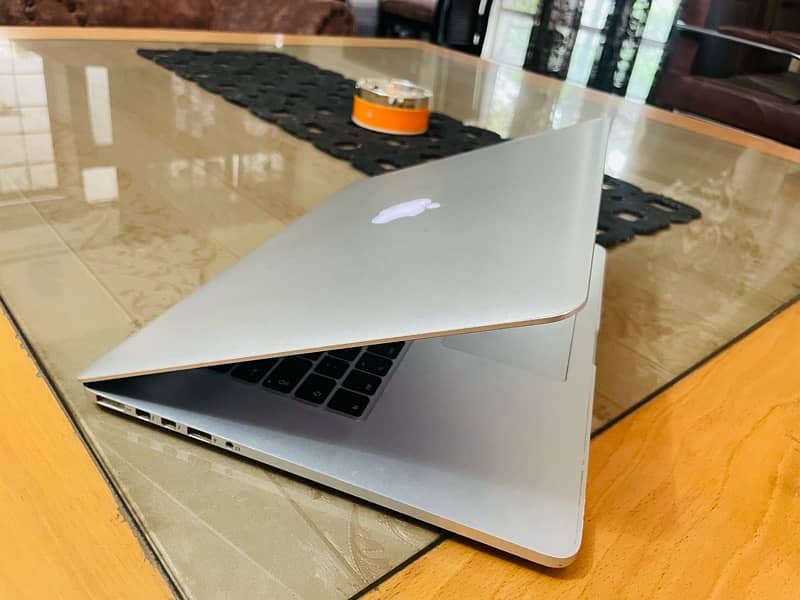 MacBook Pro Mid 2014 15” Display 3