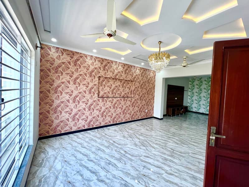 10 MARLA STADIUM FACING BRAND NEW HOUSE FOR SALE IN C BLOCK FAISAL TOWN PHASE-1 21