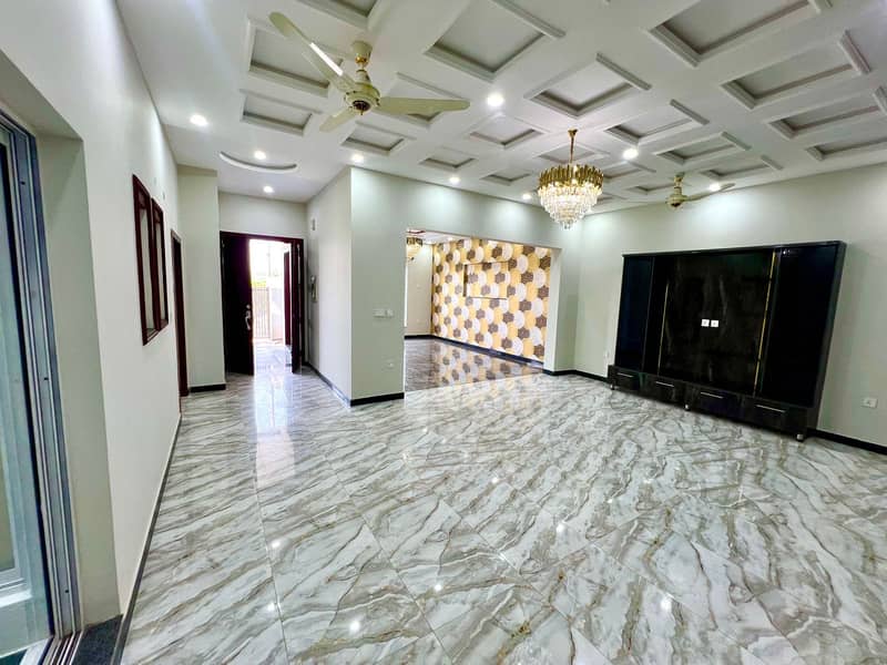 10 MARLA STADIUM FACING BRAND NEW HOUSE FOR SALE IN C BLOCK FAISAL TOWN PHASE-1 24