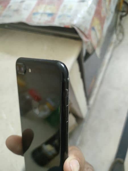 iphone 7 plus 128 gb jatt black colure 2