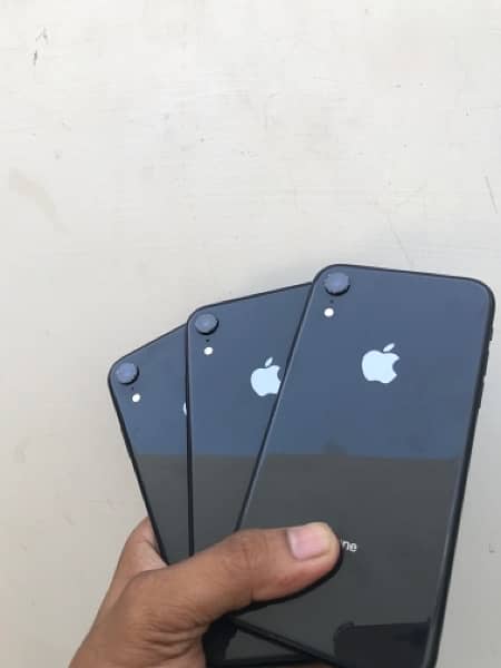 iPhone XR 64gb nonpta factory unlock 3 to 4 month sim working 1