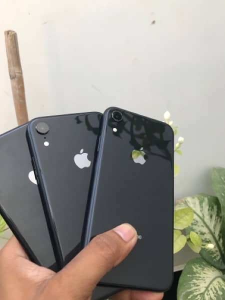 iPhone XR 64gb nonpta factory unlock 3 to 4 month sim working 2