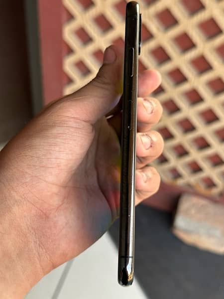 iPhone XS max l Factory Unlocked 3