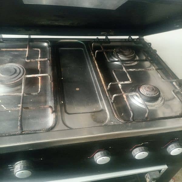 Cooking range 3 burner 5