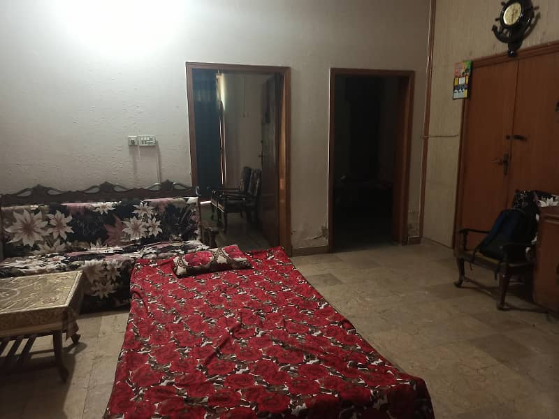 Allama Iqbal Town 10 Marla Lower Portion For Rent 2