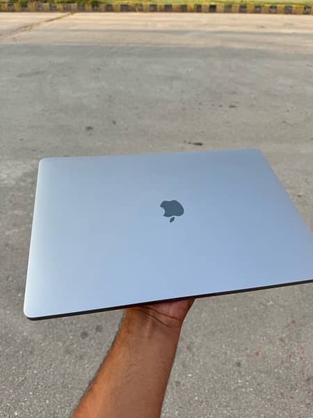 macbook pro 2019 512 GB i7 2