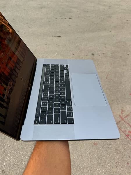 macbook pro 2019 512 GB i7 4