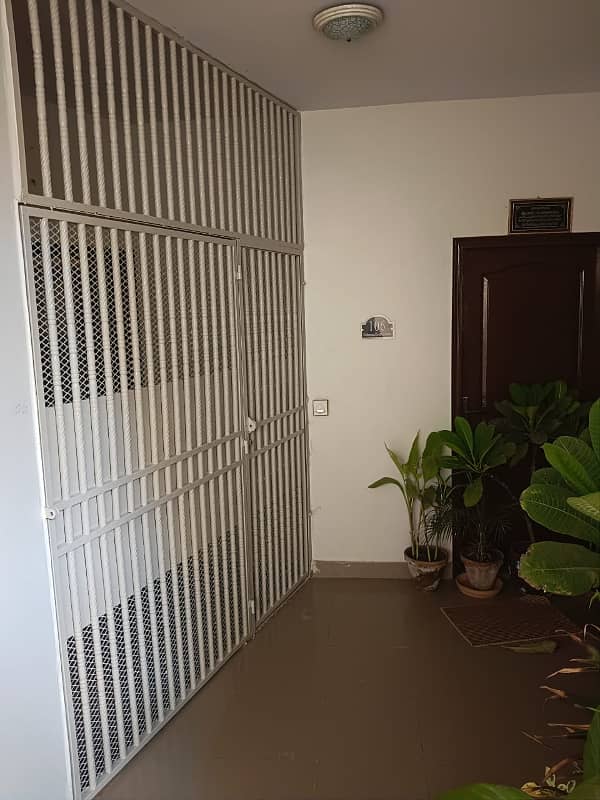 clifton flat for rent first floor with servant quarter reserved car parking 3