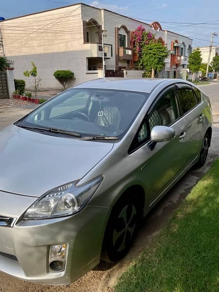 Toyota Prius 2011 4