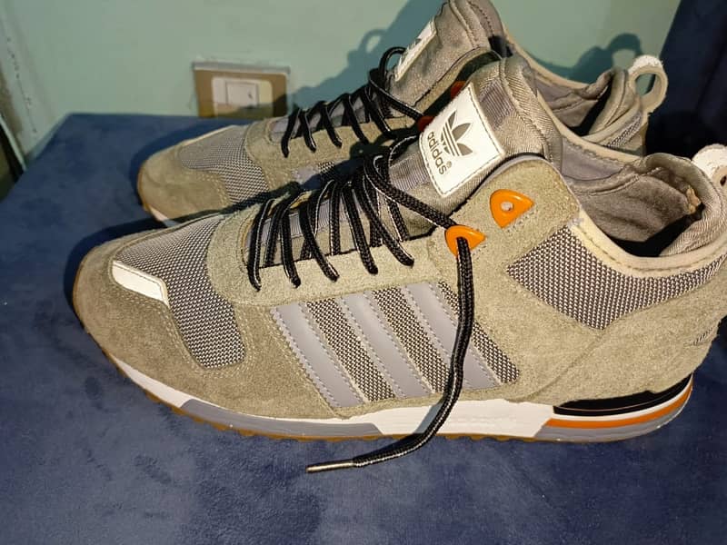 adidas ZX 700 Winter Grey. 4