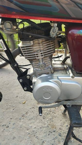 Honda CG125 model2023 with all documents in lush condition 3