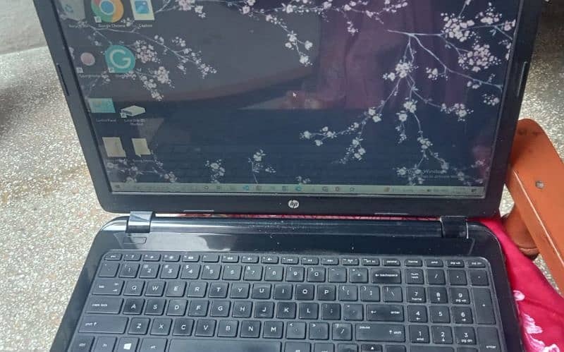 LAPTOP HP LARGE SCREEN 2