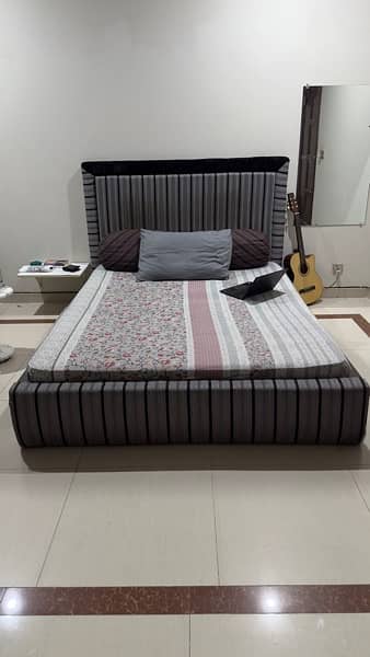 Luxurious double bed with mattress 1