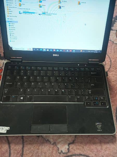 Dell latitude E7240 9