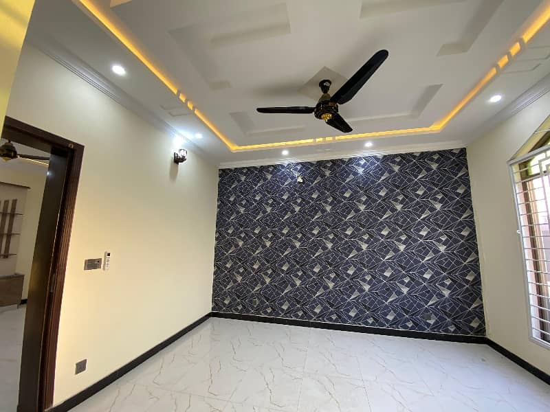 Corner Ground Portion Lush Condition Separate Entrance Spanish House Available For Rent Bahria town phase 8 Rawalpindi 7