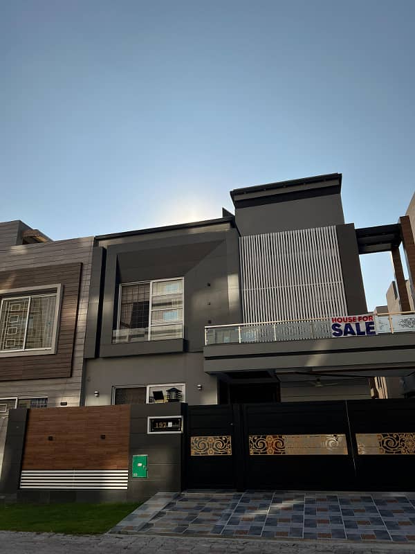 10 Marla Modern Design Owner's Built House is Available for Sale in Iqbal Block 1