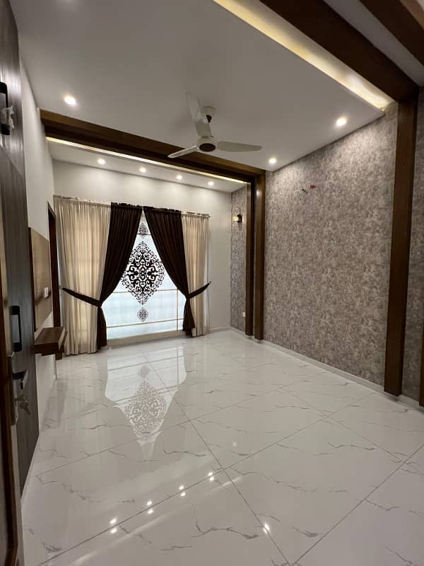 10 Marla Modern Design Owner's Built House is Available for Sale in Iqbal Block 4