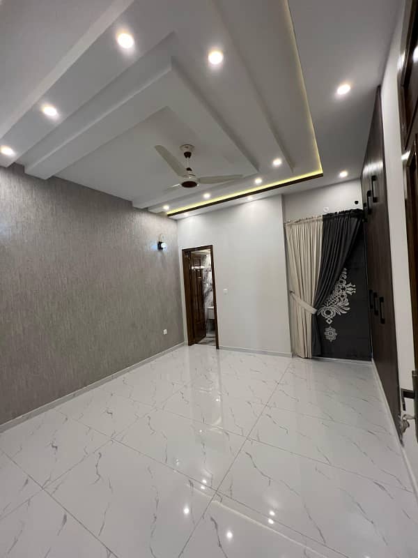 10 Marla Modern Design Owner's Built House is Available for Sale in Iqbal Block 18