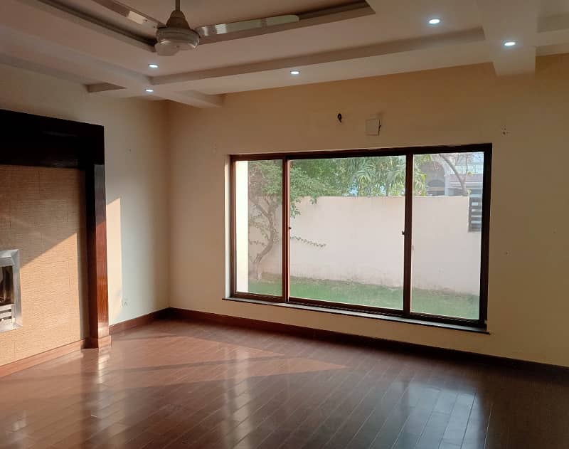 1 Kanal House Use Available For Sale 9