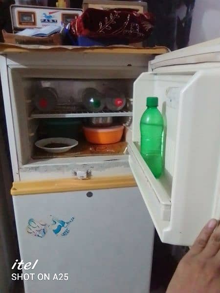 waves fridge full colling 180. watt ki hai kam units use hoty hai 1