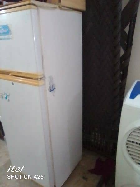 waves fridge full colling 180. watt ki hai kam units use hoty hai 2