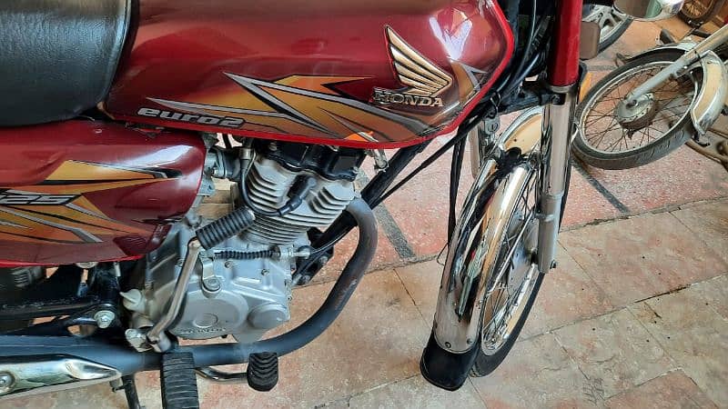 Honda 125 cc. total genuine. 1