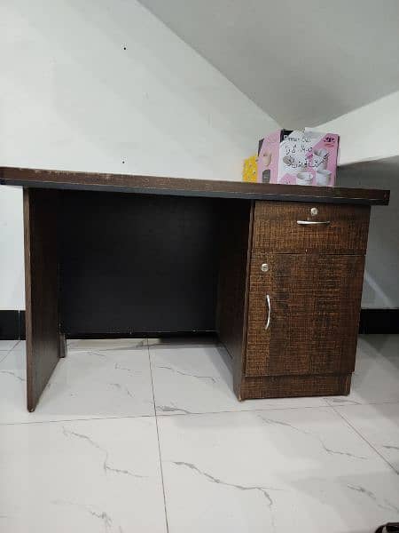 Laptop/Computer/Study table for sale in Lahore. 1