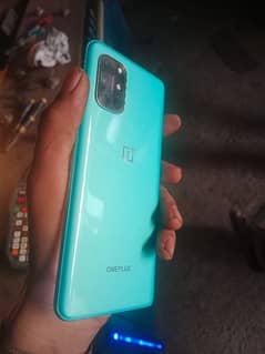 OnePlus 8T global 8 128 with original box 3 month phlay ki line hai