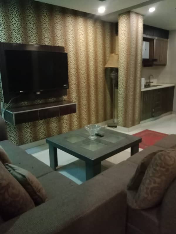 1BED STUDIO FURNISHED APORTMENT IS AVAILABLE FOR RENT IN SECTOR B BAHRIA TOWN LAHORE 2