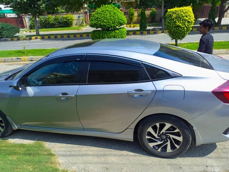 Honda Civic Oriel 1.8 i-VTEC CVT 2019 7