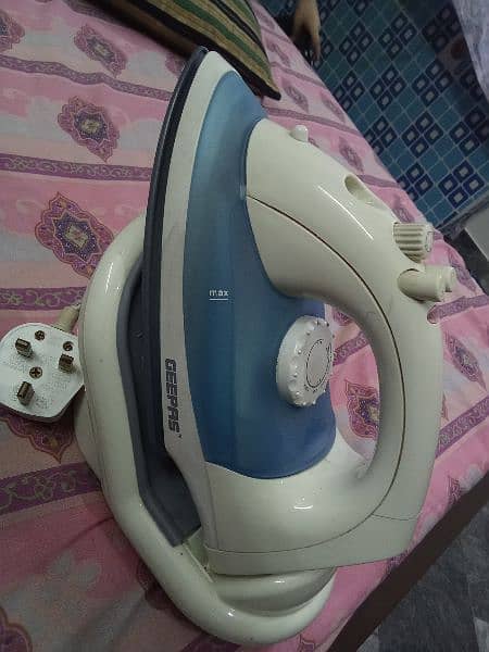 Geeps cordless heavy duty steam iron 1