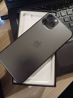 Iphone 11 pro with Box 0