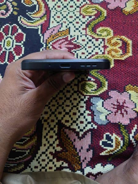 I am selling my redmi 13c 6/128 5