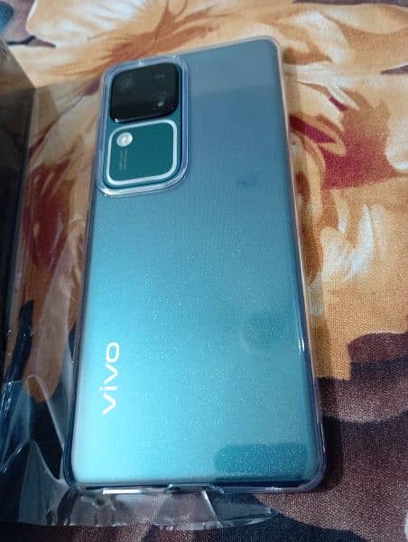 Vivo V30 12/256 1