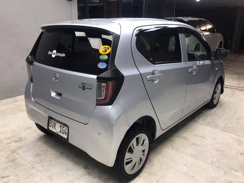 Daihatsu Mira 2018 3